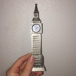 Big Ben figure